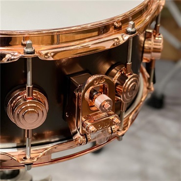 dw DRVD5514SVPBK [Collector's Satin Black Over Brass Snare 14×5.5 / Copper Finish Hardware]【日本初入荷/特注品】 画像1