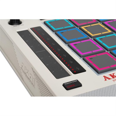 AKAI MPC Live III Retro 【予約商品 / 入荷時期未定】【モニター