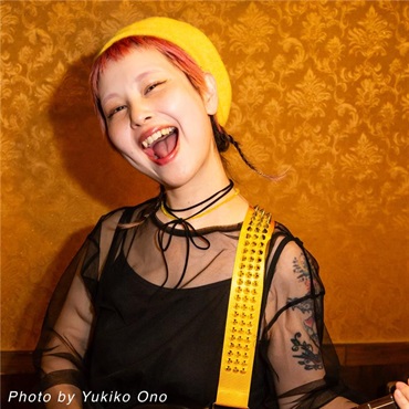 tsundrum_chan 【YELLOW MIWAKOさんモデル】カラフルスタッズギターストラップS　イエロー 画像4