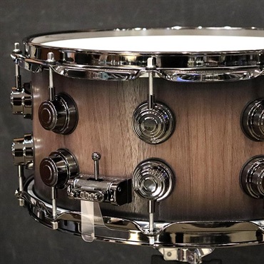 dw DR930714SSNRN692 [Collector's Pure Walnut 14''×7'' - Natural To Quick Ebony Burst / Black Nickel Finish Hardware]【限定生産モデル】 画像4