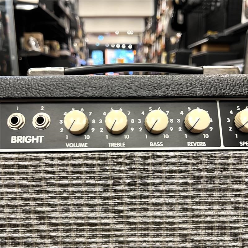 Fender USA USED 中古 Custom Vibrolux Reverb Reissue ｜イケベ楽器店
