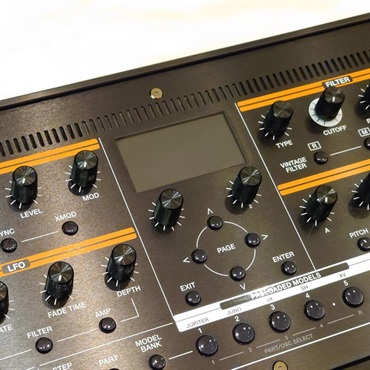 Roland USED 中古 JUPITER-Xm(WC-1つき）ローランド ｜イケベ楽器店