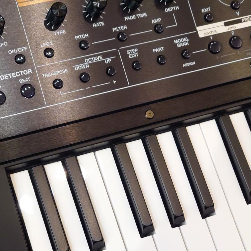 Roland USED 中古 JUPITER-Xm(WC-1つき）ローランド ｜イケベ楽器店