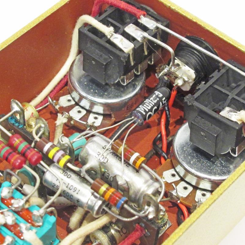 Van Diemens Analogue Audio Disruptors Red Ochre late 50s Mallard