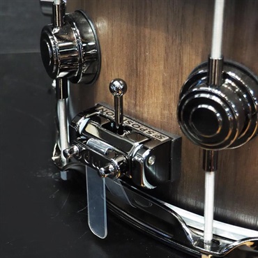 dw DR936514SSN692 [Collector's Pure Walnut 14×6.5 / Natural To Quick Ebony Burst / Black Nickel Finish Hardware] 画像6