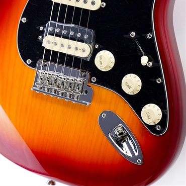 Fender USA American Professional Stratocaster HSS (Aged Cherry Burst/Rosewood) 画像4