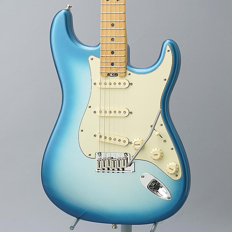 買取実績】Fender USA American Elite Stratocaster (Sky Burst