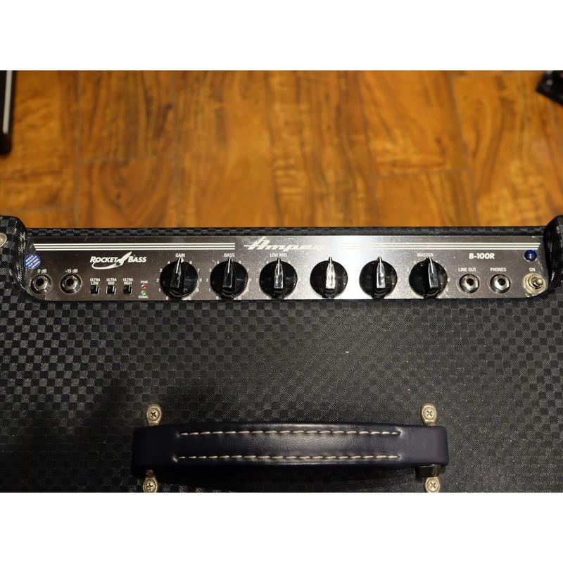 買取実績】Ampeg B-100R Rocket Bass | 楽器の買取ならイケベ
