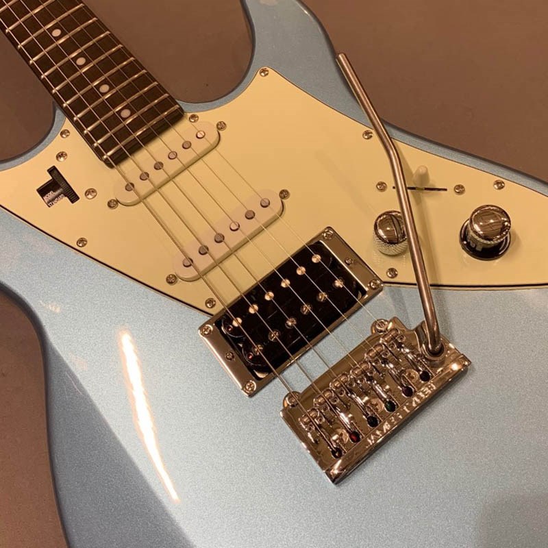買取実績】Line6 JTV-69 James Tyler Variax (Lake Placid Blue
