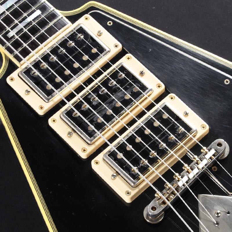 買取実績】Gibson Flying V Custom 3PU (Ebony) | 楽器の買取なら