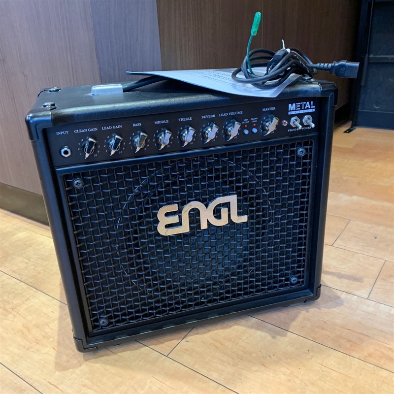 ベースアンプ(フェンダー、ハートキー、ベスタファイアー)