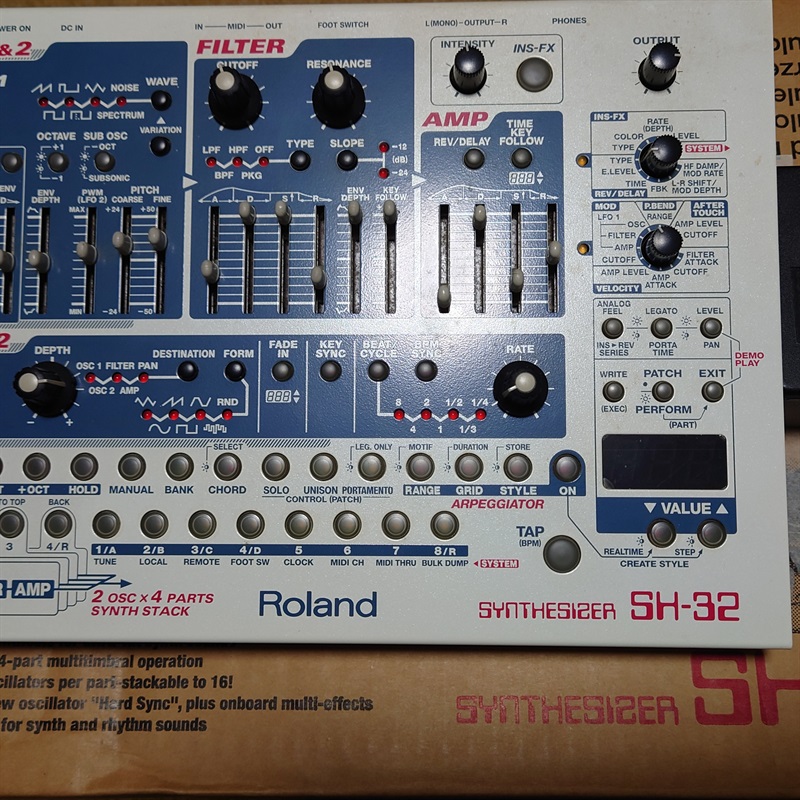 買取実績】Roland SH-32 | 楽器の買取ならイケベリユース