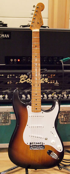 FENDER  ’54 STRATOCASTER